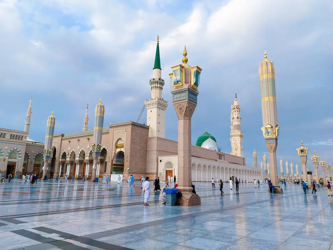 Premium Comfort December Umrah Package (4★) Gallery